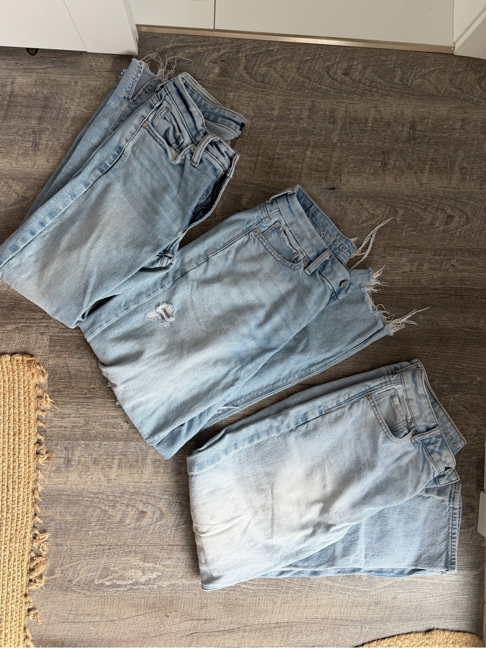 Light Blue Denim Jeans lot Classic Straight Fit size 4 American Eagle